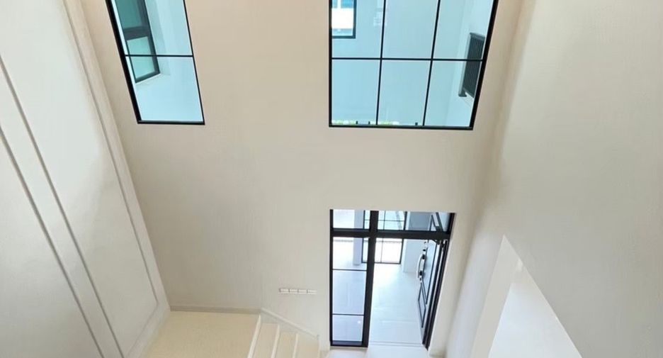 For rent そして for sale 5 Beds villa in Saphan Sung, Bangkok