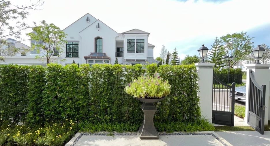 For rent and for sale 5 bed villa in Saphan Sung, Bangkok