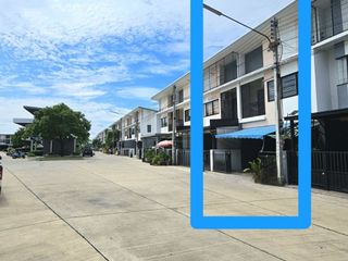 For sale 3 bed townhouse in Mueang Nakhon Pathom, Nakhon Pathom