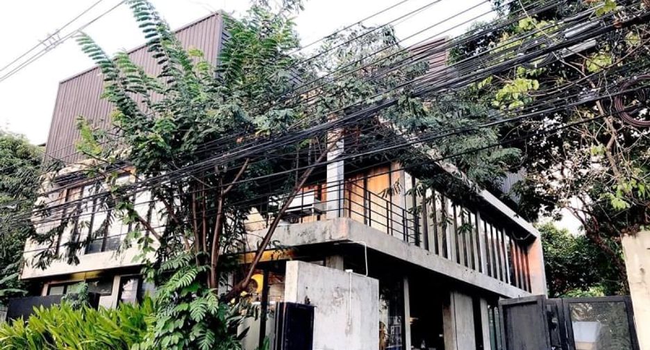 For rent office in Lat Phrao, Bangkok