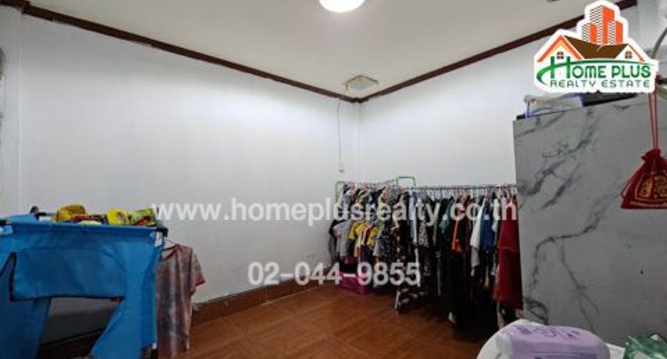 For sale 3 bedrooms townhouse in Mueang Chachoengsao, Chachoengsao