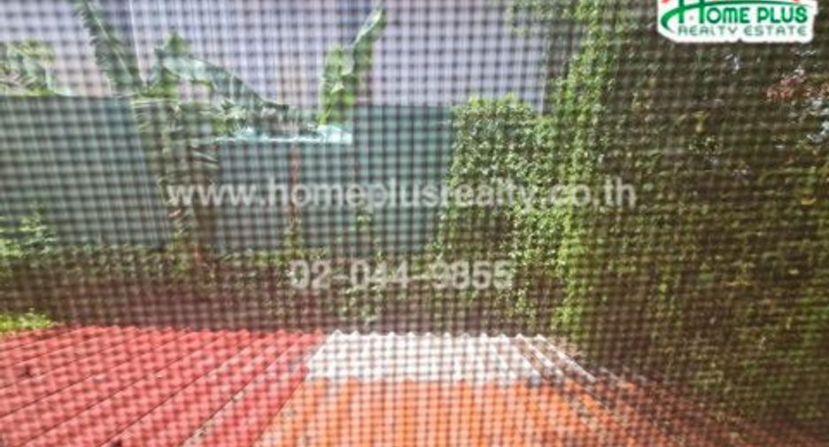 For sale 2 bedrooms townhouse in Mueang Samut Prakan, Samut Prakan