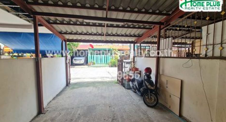 For sale 2 bedrooms townhouse in Mueang Samut Prakan, Samut Prakan