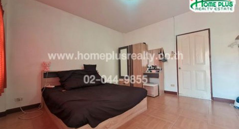 For sale 2 bedrooms townhouse in Mueang Samut Prakan, Samut Prakan