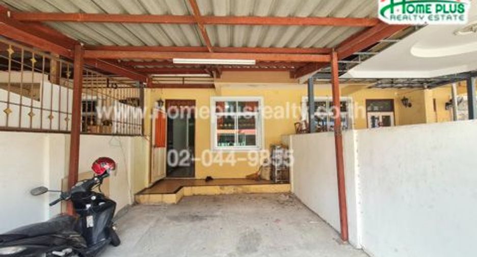For sale 2 bedrooms townhouse in Mueang Samut Prakan, Samut Prakan