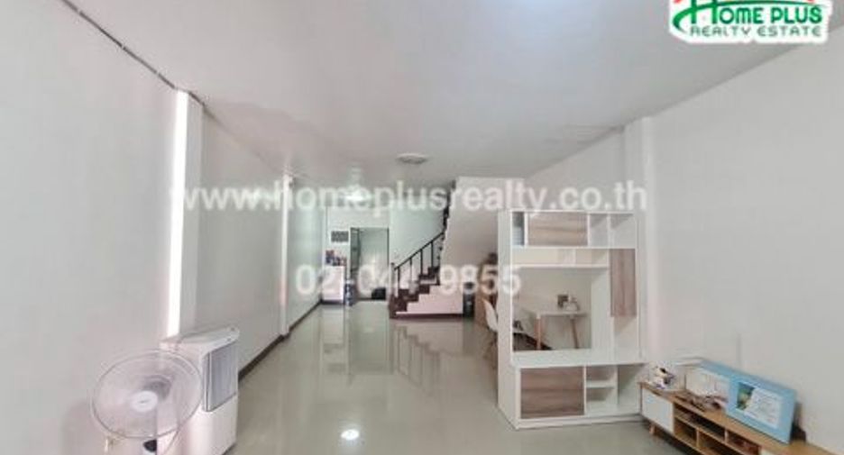 For sale 2 bedrooms townhouse in Mueang Samut Prakan, Samut Prakan