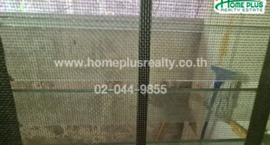 For sale 2 bedrooms townhouse in Mueang Samut Prakan, Samut Prakan