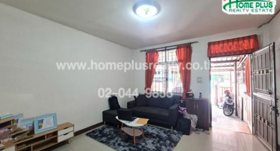 For sale 2 bedrooms townhouse in Mueang Samut Prakan, Samut Prakan
