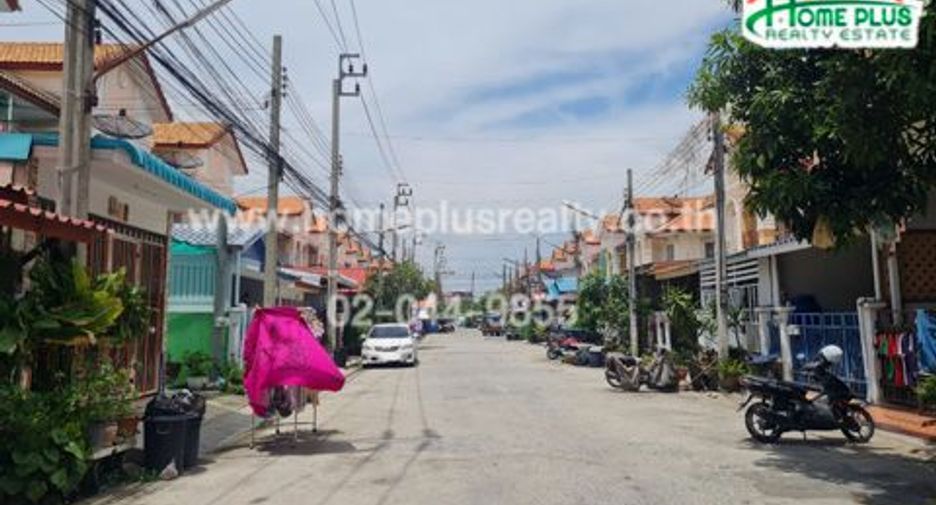 For sale 2 bedrooms townhouse in Mueang Samut Prakan, Samut Prakan