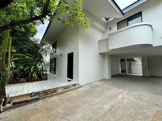 ให้เช่า 4 เตียง บ้านเดี่ยว ใน วัฒนา, กรุงเทพฯ
