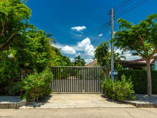For sale 6 Beds house in Mueang Ubon Ratchathani, Ubon Ratchathani