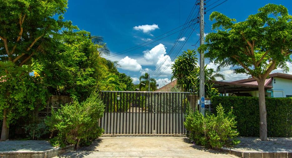 For sale 6 bed house in Mueang Ubon Ratchathani, Ubon Ratchathani