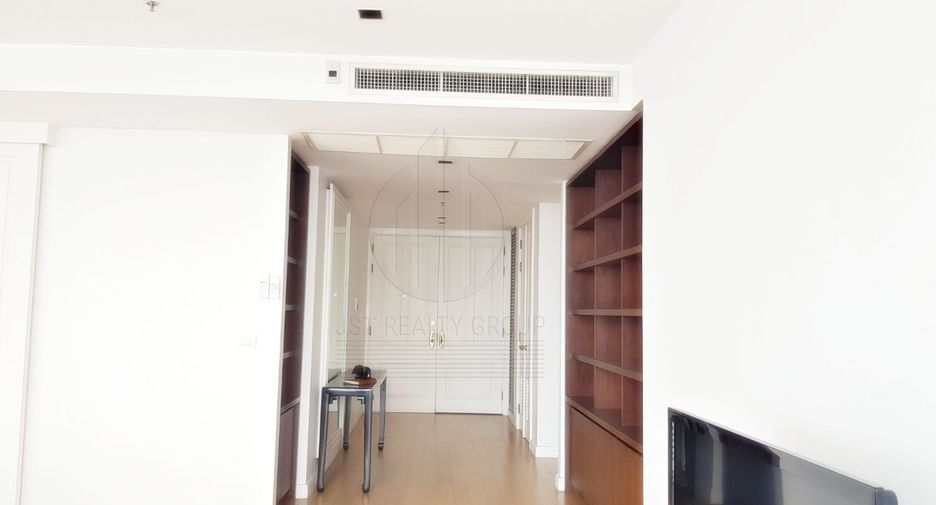 Condo en alquiler de 3 habitaciones en Pathum Wan, Bangkok