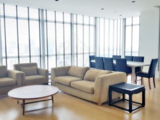 À louer 3 chambres condo à Pathum Wan, Bangkok