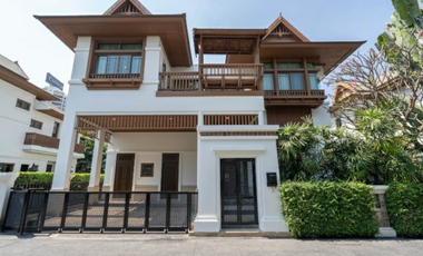 For rent 4 ベッドルーム house in Yan Nawa, Bangkok