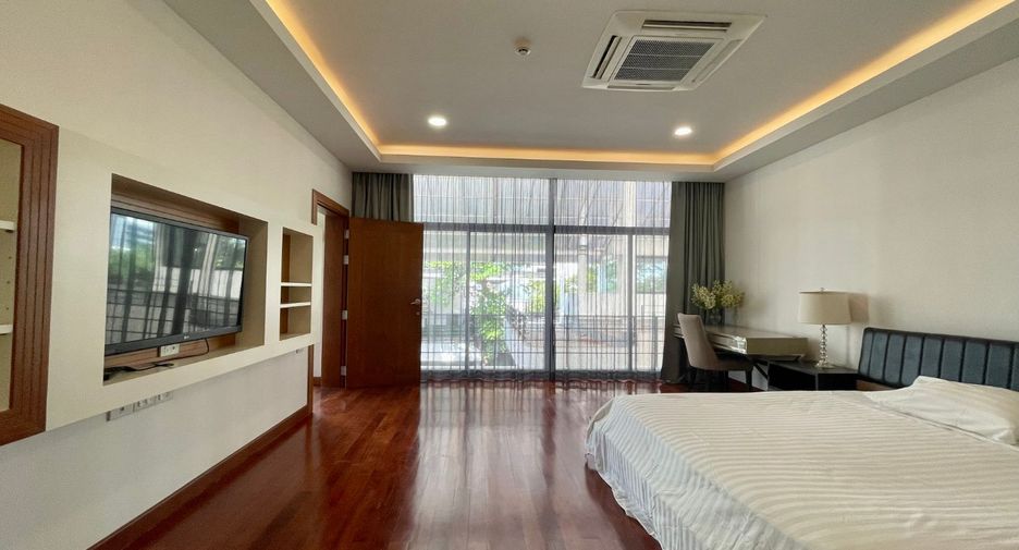 Haus zur Miete mit 4 Zimmer in Khlong Toei, Bangkok