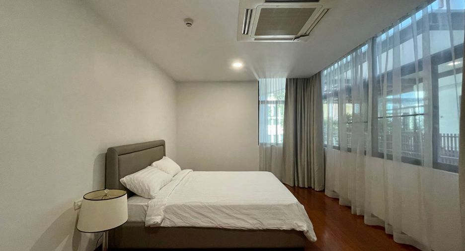 Haus zur Miete mit 4 Zimmer in Khlong Toei, Bangkok