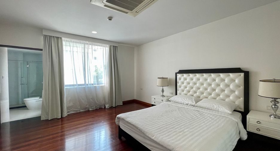 Haus zur Miete mit 4 Zimmer in Khlong Toei, Bangkok