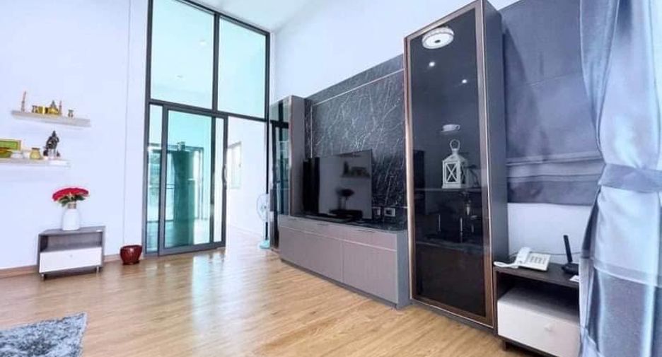 For rent 3 bedrooms villa in Mueang Phuket, Phuket