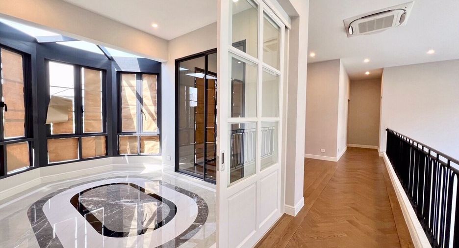 Casa en venta de 4 habitaciones en Bang Kapi, Bangkok