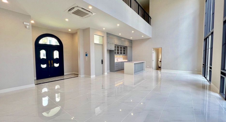 Casa en venta de 4 habitaciones en Bang Kapi, Bangkok
