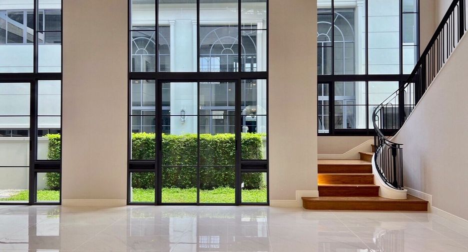 Casa en venta de 4 habitaciones en Bang Kapi, Bangkok