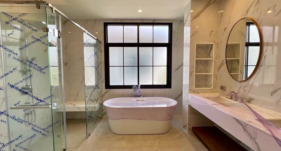 Casa en venta de 4 habitaciones en Bang Kapi, Bangkok