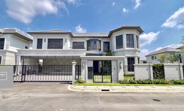 For sale 4 bedrooms house in Bang Kapi, Bangkok
