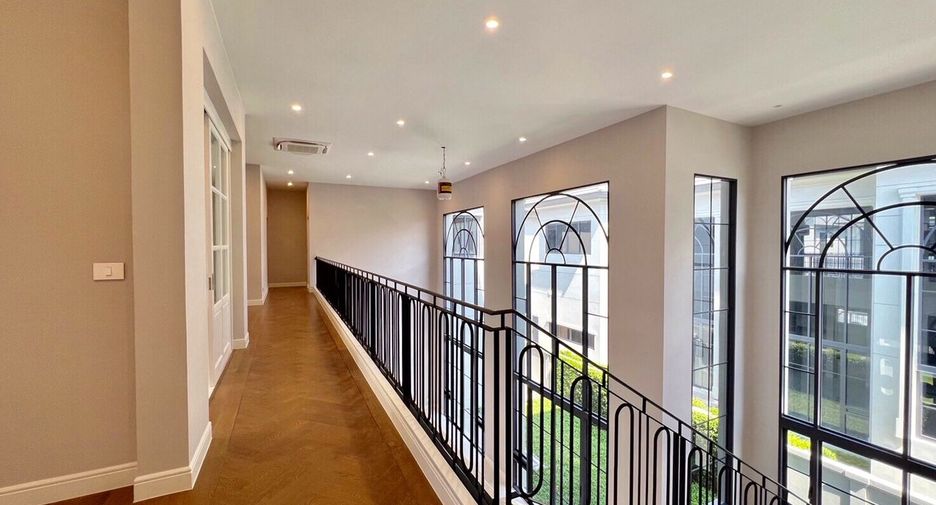Casa en venta de 4 habitaciones en Bang Kapi, Bangkok