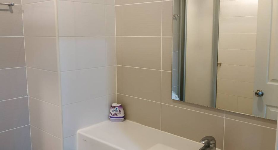 À louer et à vendre 1 chambre condo à Huai Khwang, Bangkok
