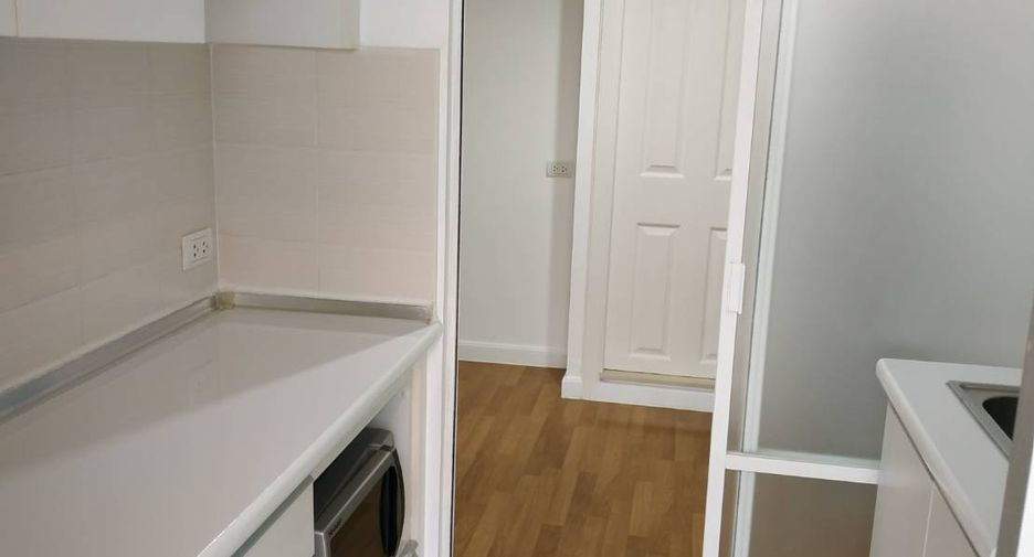 À louer et à vendre 1 chambre condo à Huai Khwang, Bangkok
