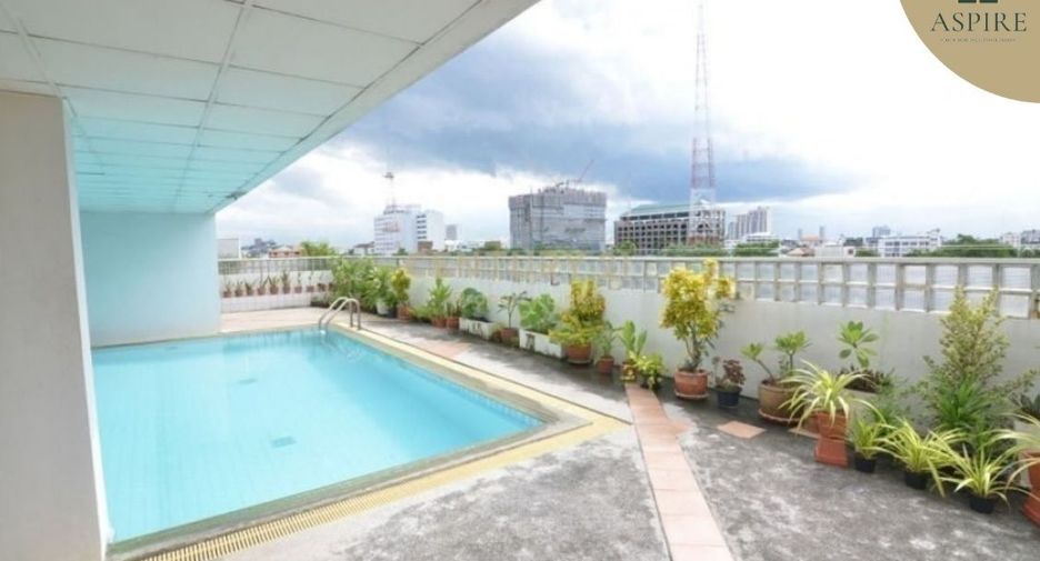 For sale 1 bed condo in Phaya Thai, Bangkok