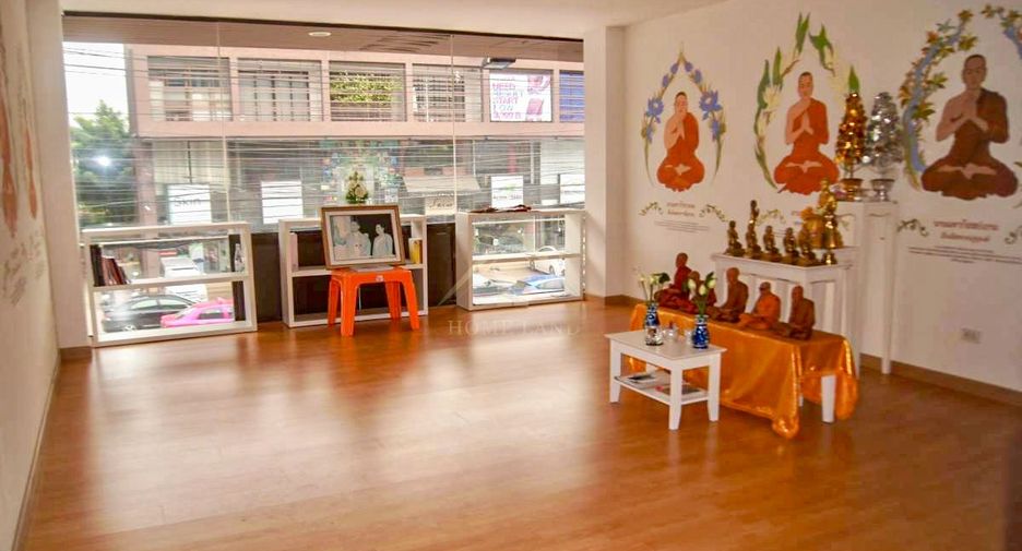 For sale 4 Beds retail Space in Pak Kret, Nonthaburi