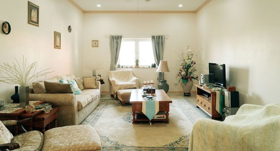 For sale 8 bed house in Mueang Chiang Rai, Chiang Rai