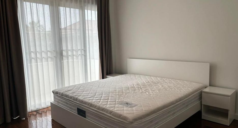For rent 5 bedrooms house in Lat Krabang, Bangkok