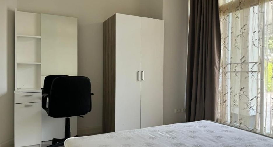 For rent 5 bedrooms house in Lat Krabang, Bangkok