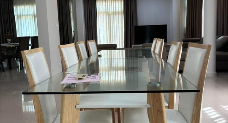 For rent 5 bedrooms house in Lat Krabang, Bangkok