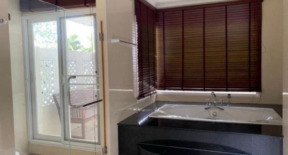 For rent 5 bedrooms house in Lat Krabang, Bangkok