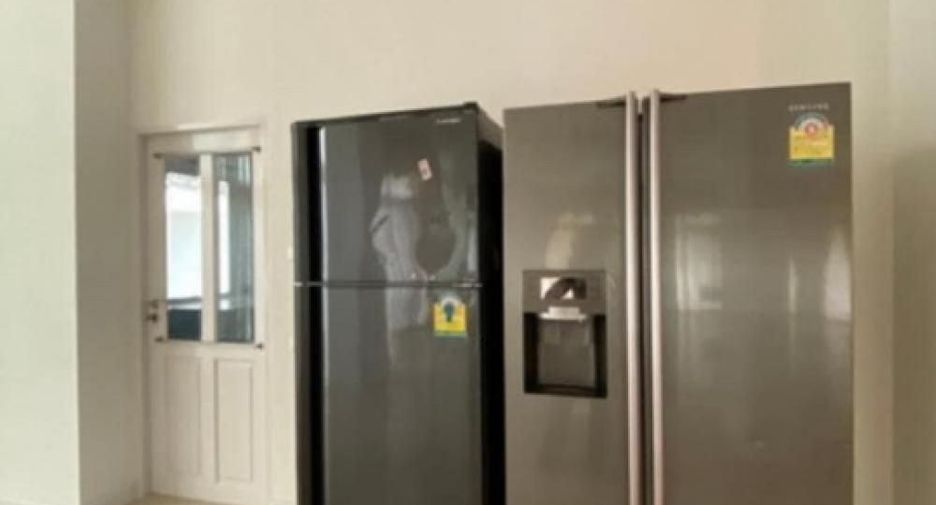 For rent 5 bedrooms house in Lat Krabang, Bangkok
