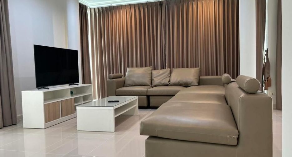 For rent 5 bedrooms house in Lat Krabang, Bangkok