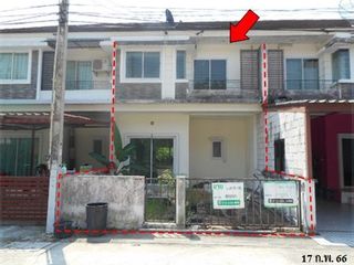 À vendre 3 chambres maison de ville à Pluak Daeng, Rayong