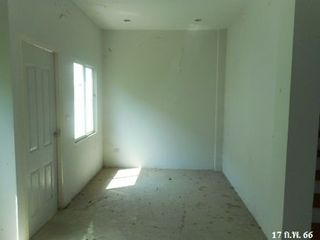 À vendre 3 chambres maison de ville à Pluak Daeng, Rayong