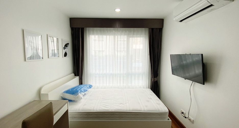For rent 4 bed condo in Phra Khanong, Bangkok