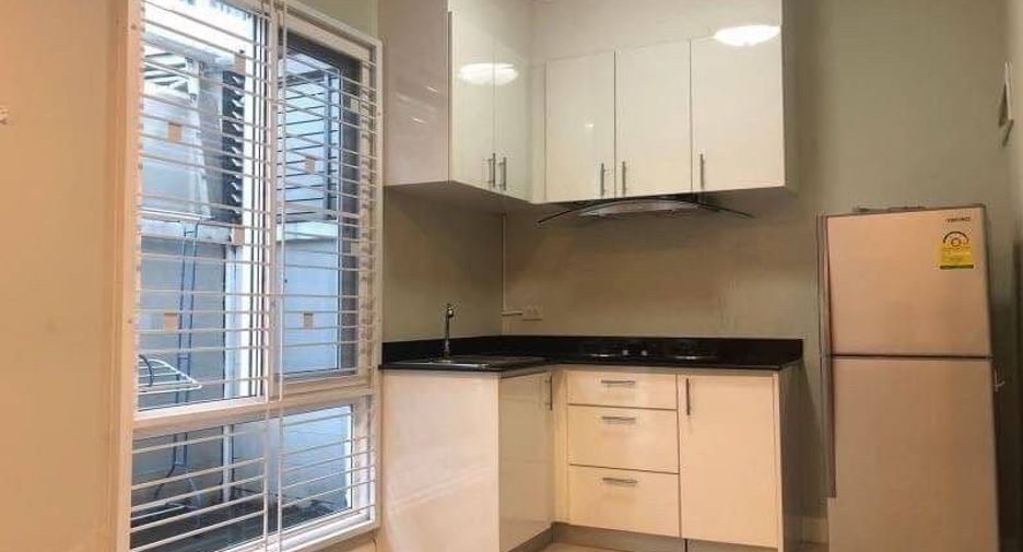 For rent 3 bedrooms townhouse in Mueang Chiang Mai, Chiang Mai