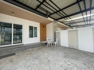 For rent 3 bedrooms townhouse in Mueang Chiang Mai, Chiang Mai