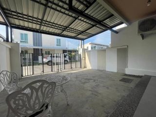 For rent 3 bedrooms townhouse in Mueang Chiang Mai, Chiang Mai