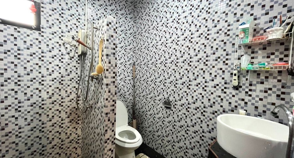 Gewerbefläche zum Kauf mit 10 Zimmer in Mueang Krabi, Krabi