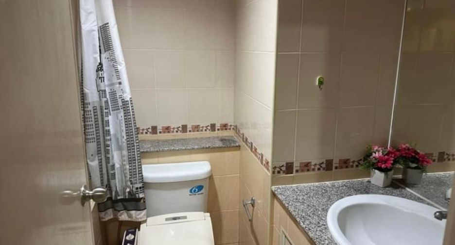 For sale 1 bed condo in Si Racha, Chonburi