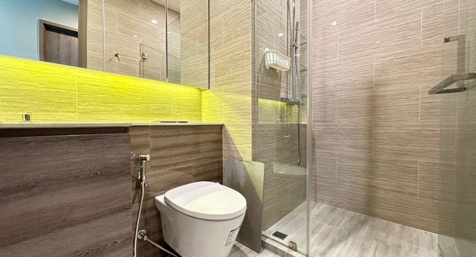 For rent 4 bedrooms condo in Bang Na, Bangkok