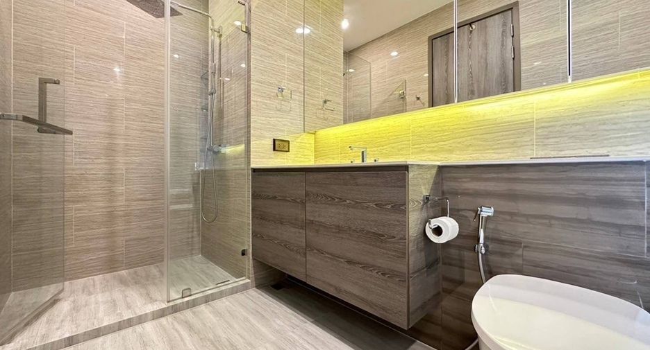For rent 4 bedrooms condo in Bang Na, Bangkok